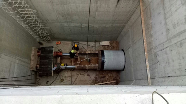 西站路高壓線(xiàn)路穿越隴海線(xiàn)防護涵工程全線(xiàn)貫通