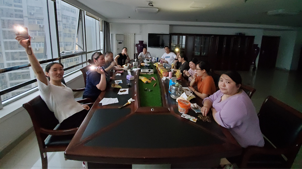 大災面前  戶(hù)外廣告公司在行動(dòng)