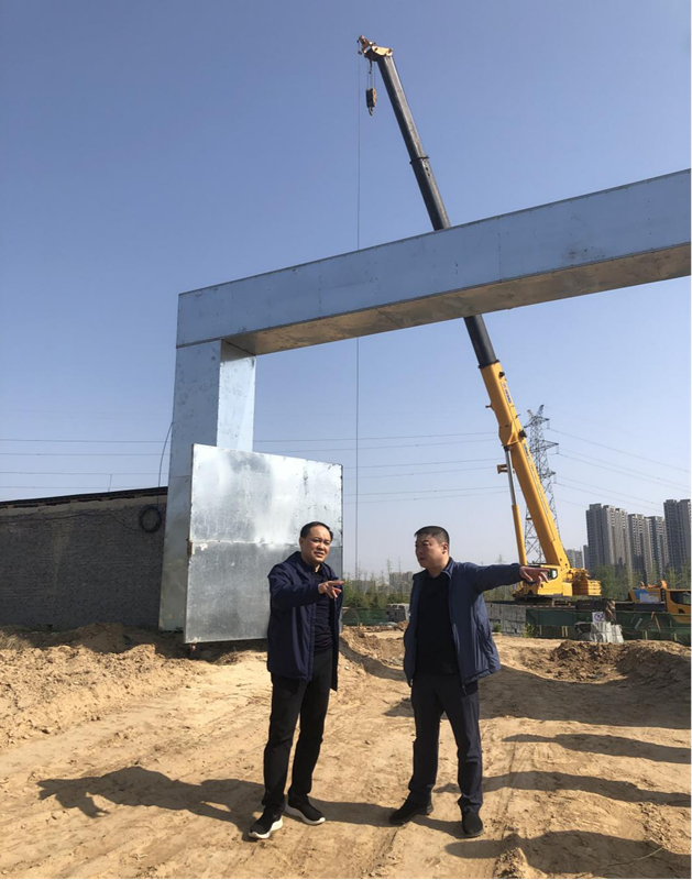 鄭州市建設投資集團有限公司黨委委員、副總經(jīng)理張巖到侯寨新鎮區安置區調研項目建設工作