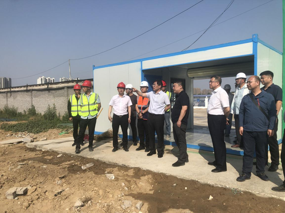 鄭州市建設投資集團有限公司黨委書(shū)記、董事長(cháng)汪洋到侯寨新鎮區安置區調研項目建設工作