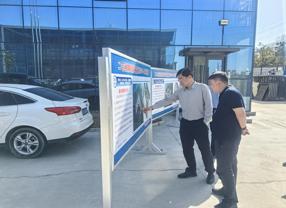 鄭州市建設投資集團有限公司黨委書(shū)記、董事長(cháng)汪洋到侯寨新鎮區安置區項目調研項目建設工作